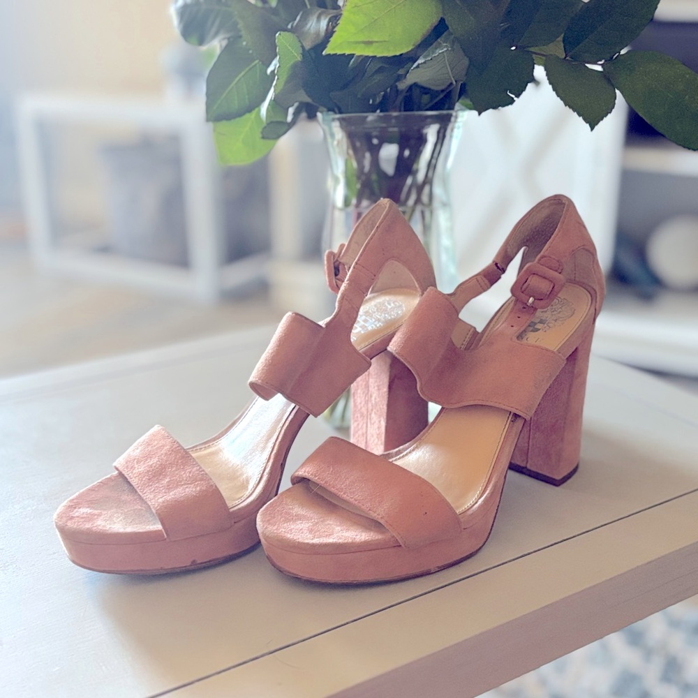 Size 8, men’s Vince Camuto, pink high heels